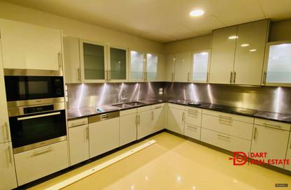 Apartment - 3 Bedrooms - 4 Bathrooms for rent in Landmark Tower - Corniche Road - Abu Dhabi