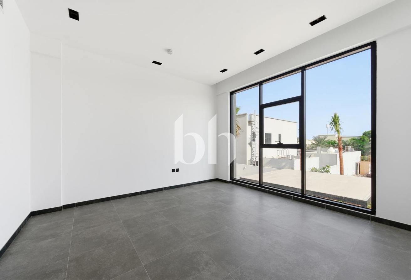 Vacant | Custom Made | 5 Bedrooms | Pool photo 29