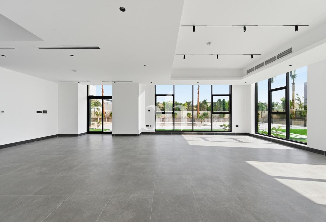 Vacant | Custom Made | 5 Bedrooms | Pool photo 14