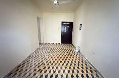 شقة - غرفة نوم - 1 حمام للايجار في بناية البطينة 9 - البطينة - الشارقة