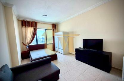 Apartment - Studio - 1 Bathroom for rent in Palace Tower 2 - Palace Towers - Dubai Silicon Oasis - Dubai