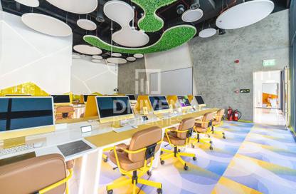 Retail - Studio for rent in SOL Bay - Business Bay - Dubai