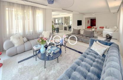 Villa - 4 Bedrooms - 5 Bathrooms for rent in District 6 - Jumeirah Park - Dubai