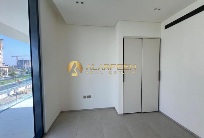 Spacious 1BR | Unfurnished | Prime Location photo 2