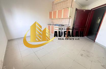 Apartment - Studio - 1 Bathroom for rent in Bu Tina - Al Sharq - Sharjah Apartment - Studio - 1 Bathroom for rent in Bu Tina - Al Sharq - Sharjah