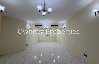 Apartment - 2 Bedrooms - 3 Bathrooms for rent in Diplomat Building - Umm Hurair 1 - Umm Hurair - Dubai