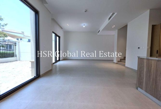 Toledo 3BR+M | Single Row | Pool View | Vacant — photo 3