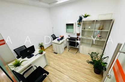 Office Space - Studio - 1 Bathroom for rent in Al Fajer Complex - Oud Metha - Bur Dubai - Dubai