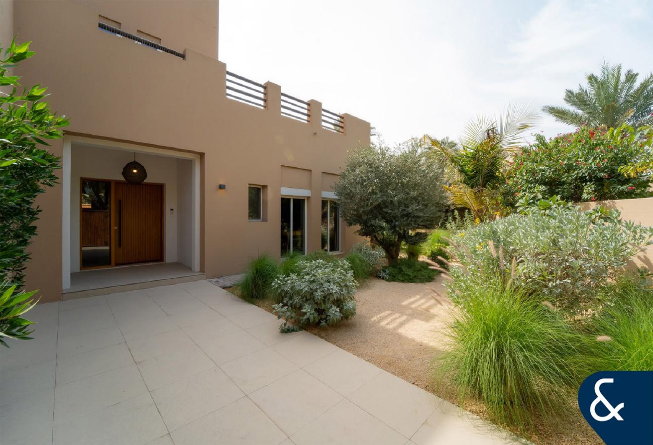 7 Bedrooms | Renovated | Large Corner Plot photo 25