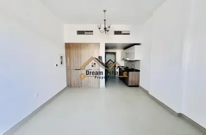 Apartment - Studio - 1 Bathroom for rent in International City Phase 2 - Al Warsan 4 - Al Warsan - Dubai