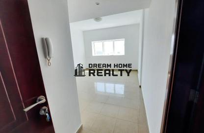 Apartment - 1 Bedroom - 2 Bathrooms for rent in Suroor Towers - Al Khan - Sharjah