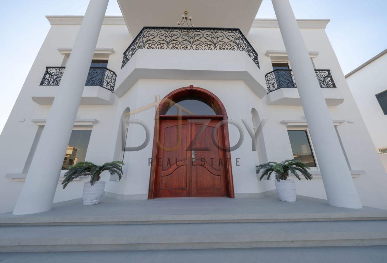 Stunning Renovated 6BR Villa | 10,000 SqFt Plot photo 2