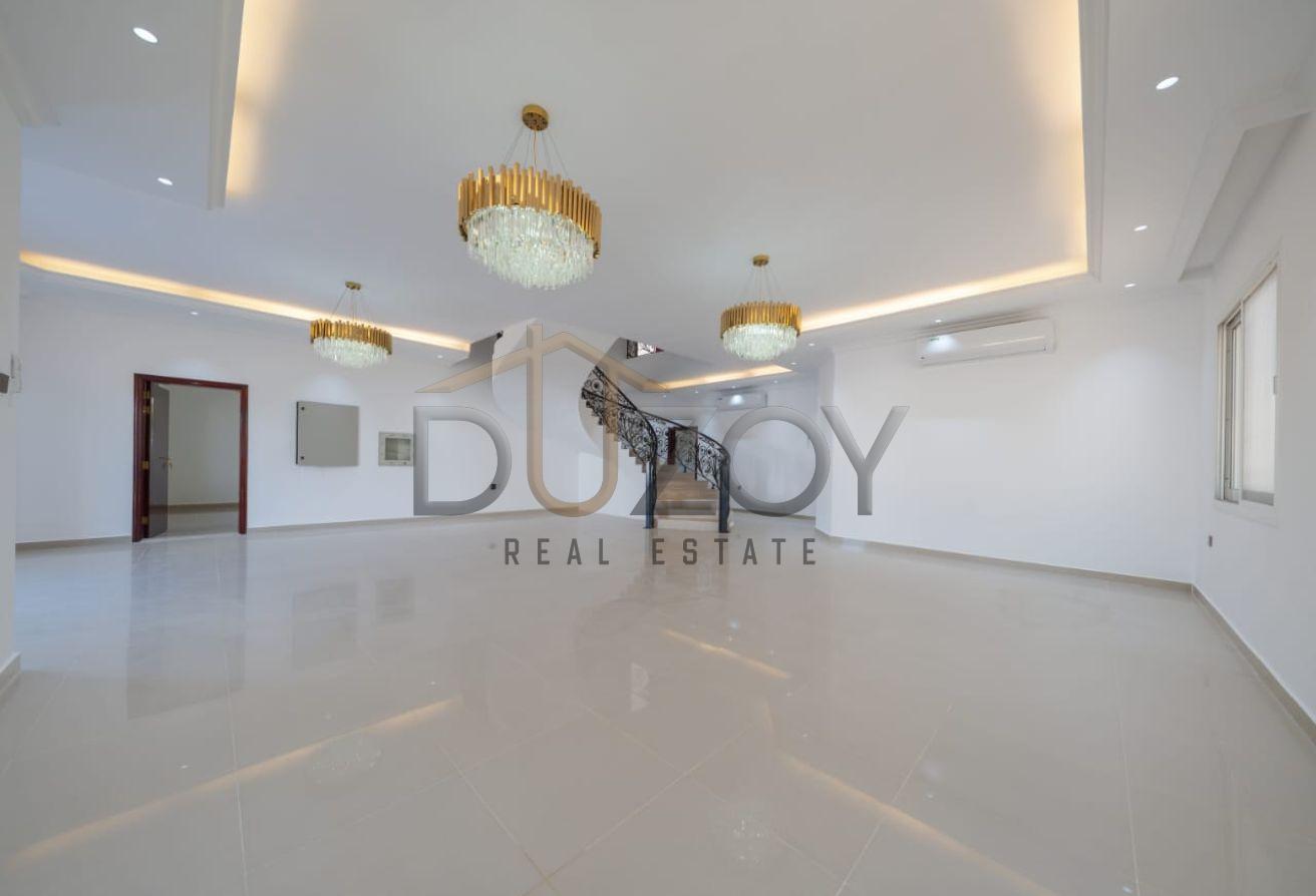 Stunning Renovated 6BR Villa | 10,000 SqFt Plot photo 4