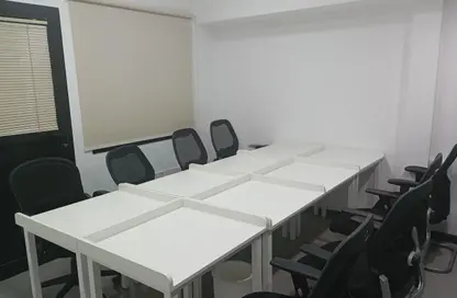 مكتب - استوديو - 2 حمامات للايجار في أبراج التعاون - الخان - الشارقة