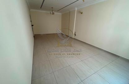 Apartment - 2 Bedrooms - 2 Bathrooms for rent in Al Qulaya'ah - Al Sharq - Sharjah