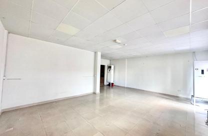 Shop - Studio - 1 Bathroom for rent in Building Z02 - England Cluster - International City - Dubai