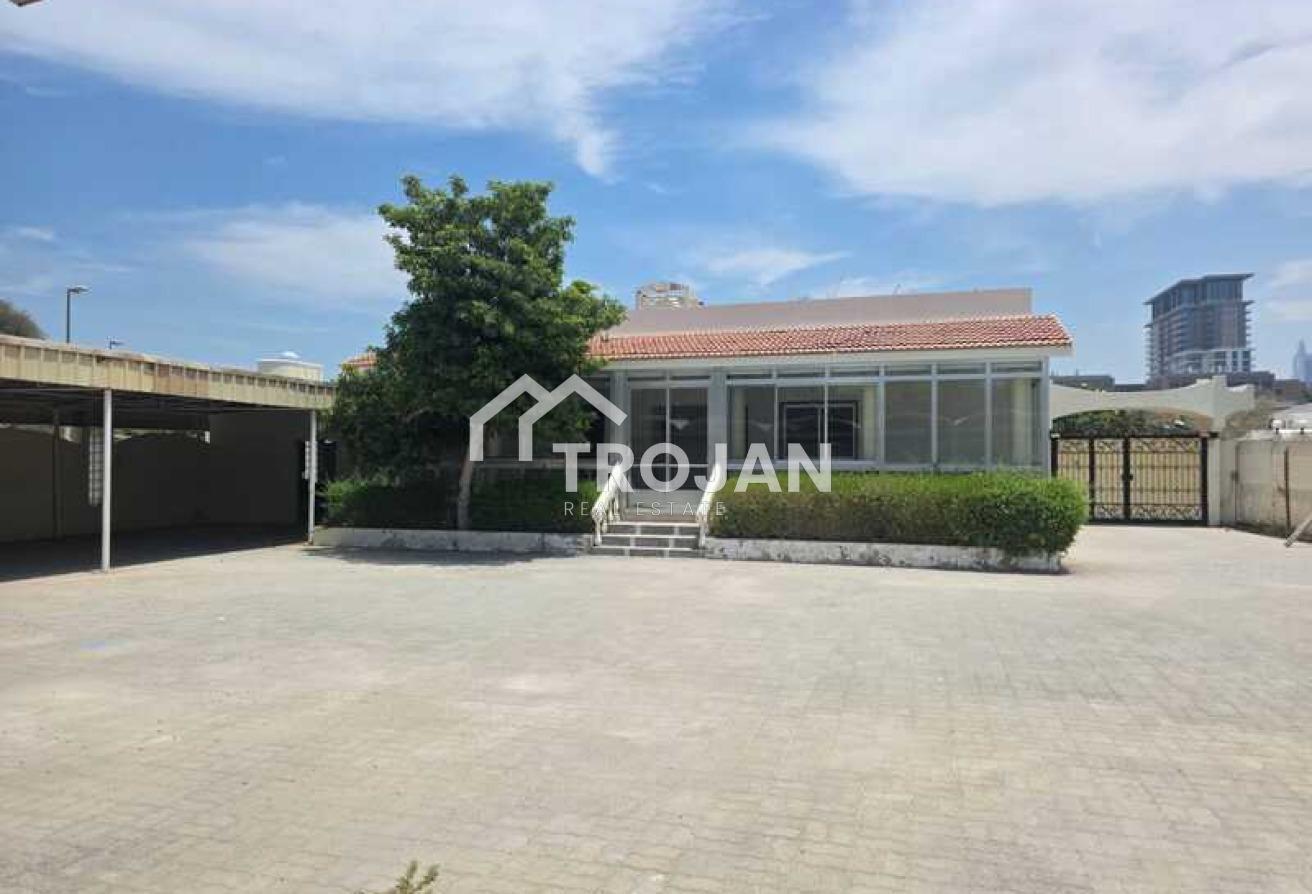 Spacious Villa | Huge Plot | Prime Location photo 20