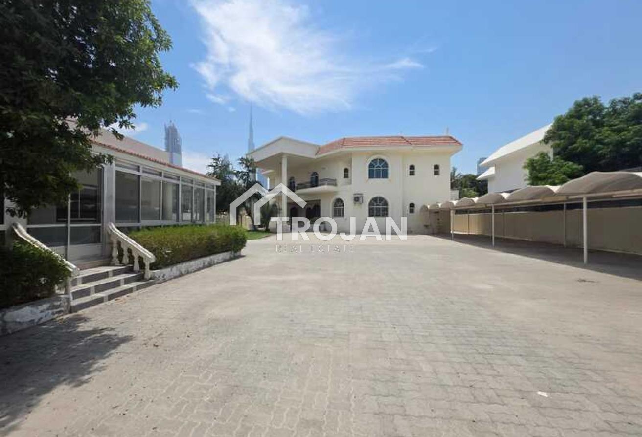 Spacious Villa | Huge Plot | Prime Location photo 21