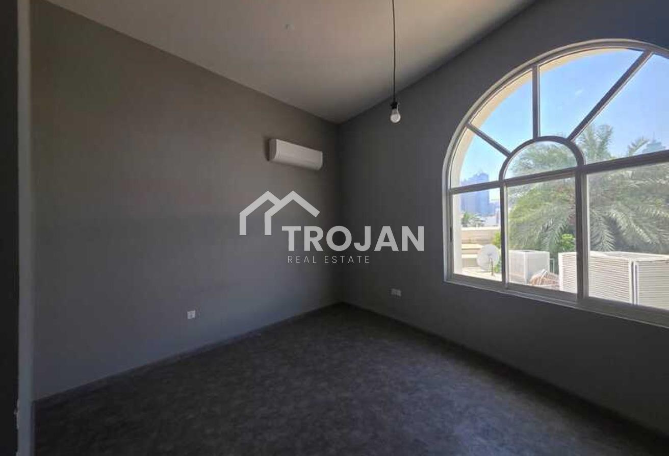 Spacious Villa | Huge Plot | Prime Location photo 17