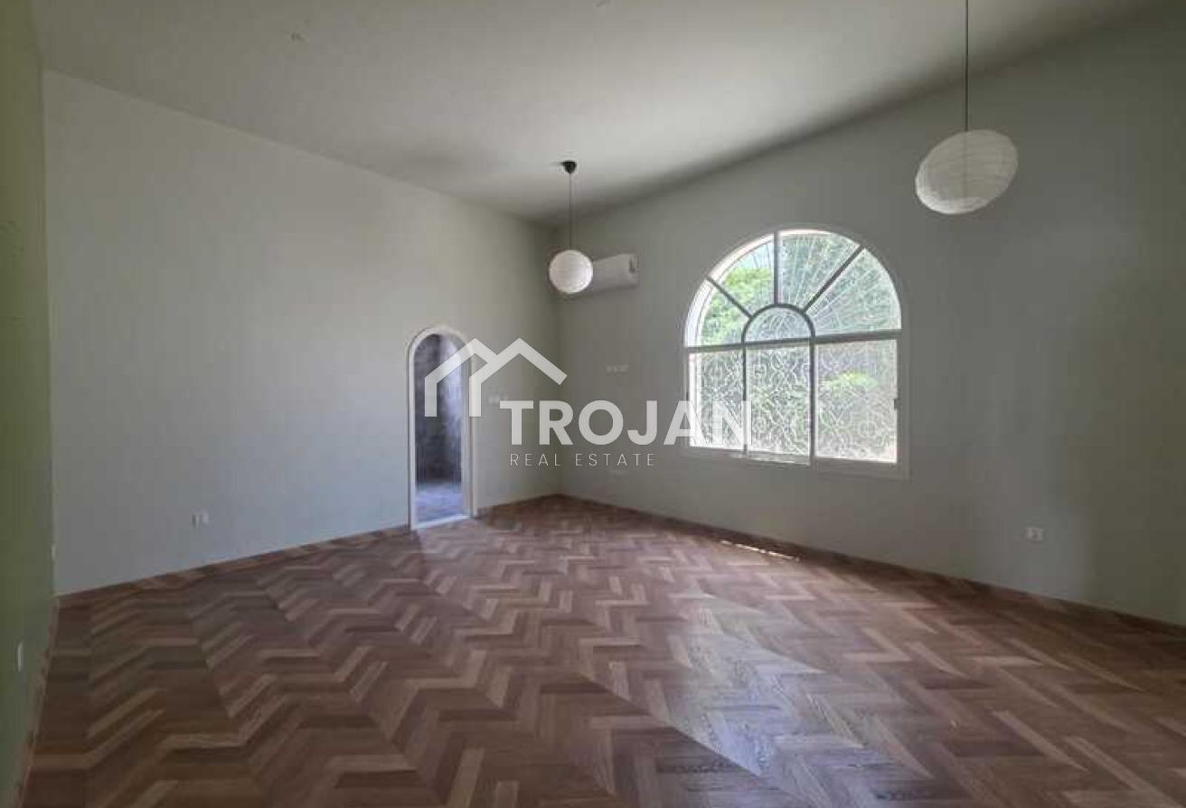 Spacious Villa | Huge Plot | Prime Location photo 4