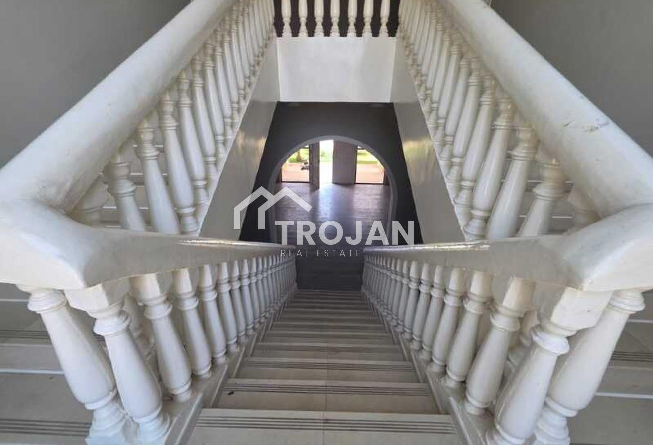 Spacious Villa | Huge Plot | Prime Location photo 6