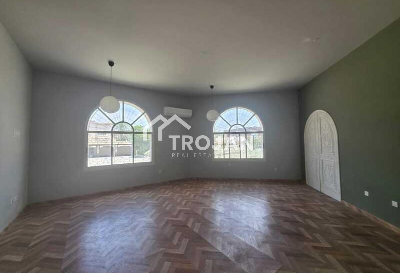Spacious Villa | Huge Plot | Prime Location photo 16