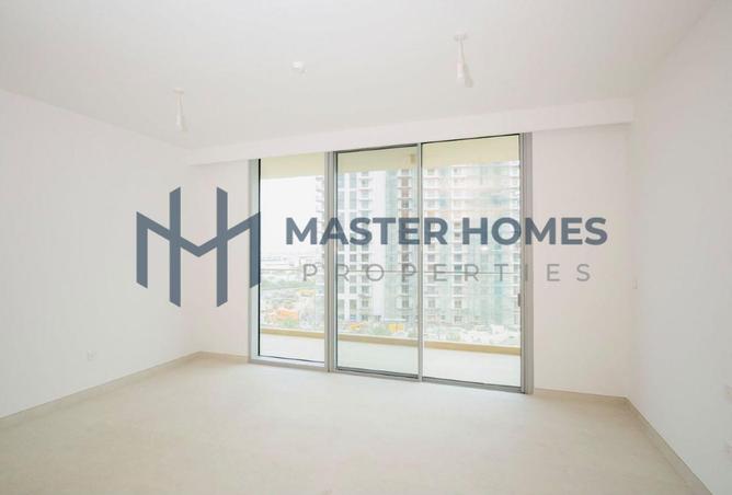 Ready to Move | Golf Course Views | Modern Living photo 2
