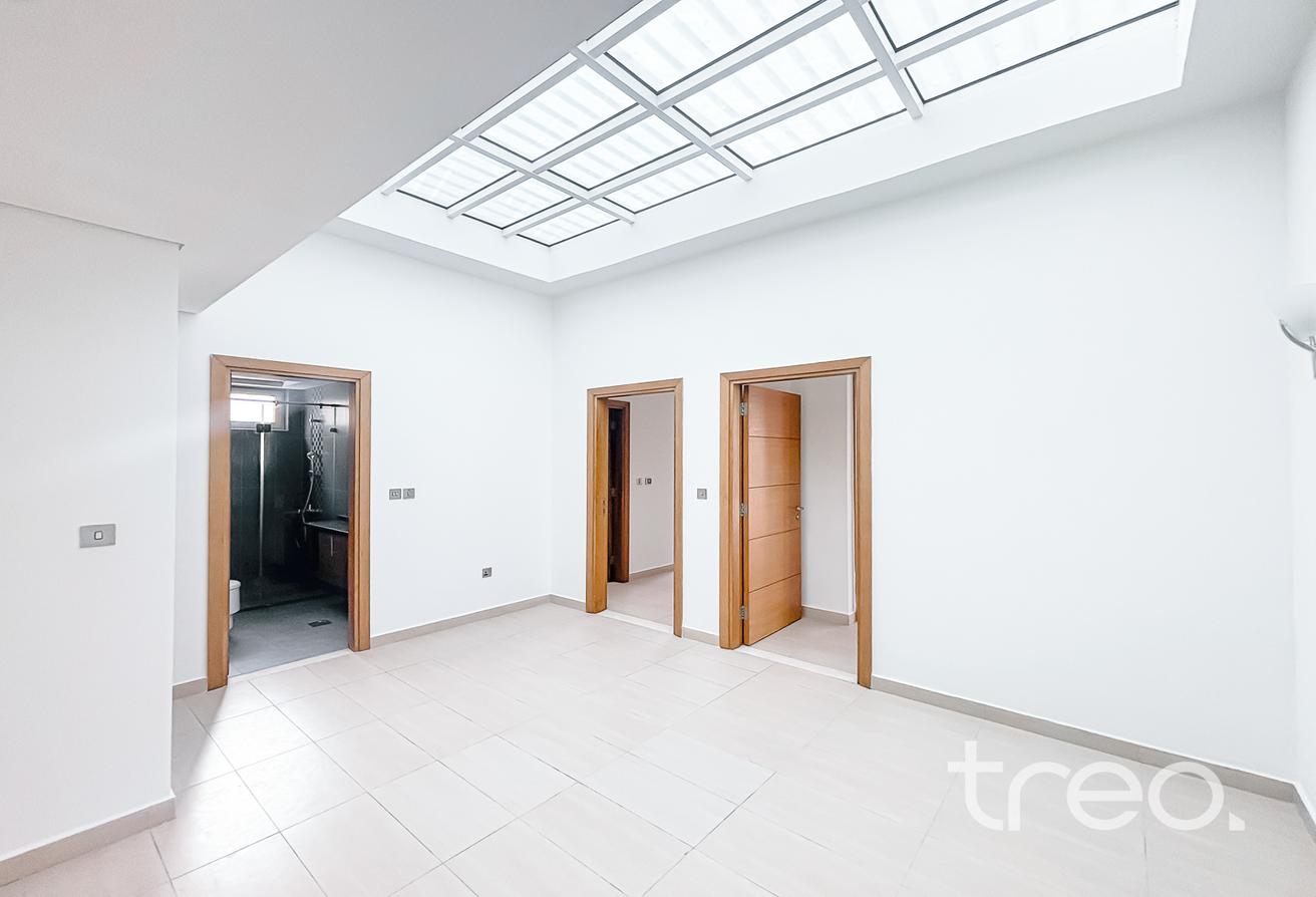 Corner Plot | Private Pool | Great Location photo 8