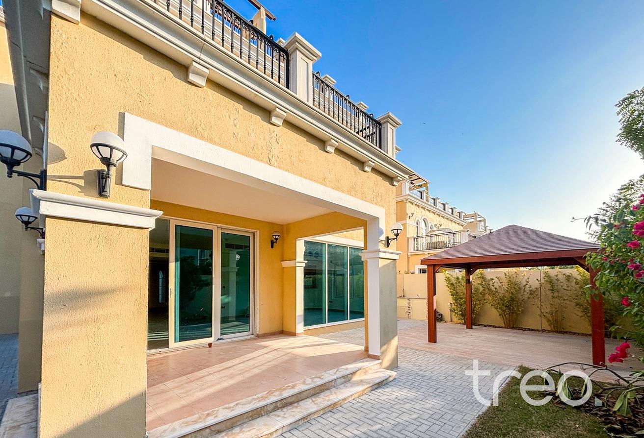 Corner Plot | Private Pool | Great Location photo 14