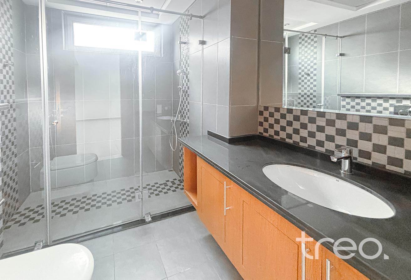 Corner Plot | Private Pool | Great Location photo 9