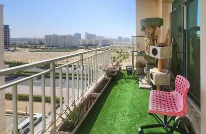 Apartment - 1 Bedroom - 1 Bathroom for sale in Mazaya 25 - Queue Point - Liwan - Dubai