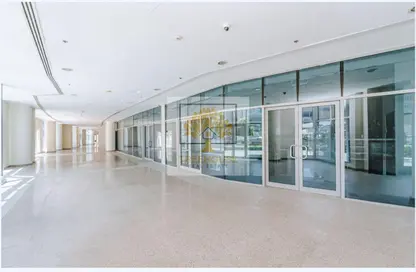 Shop - Studio - 2 Bathrooms for rent in Bay Central 3 - Dubai Marina - Dubai