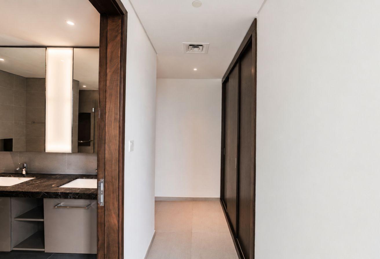 Spacious | Boulevard View | Ready To Move photo 15
