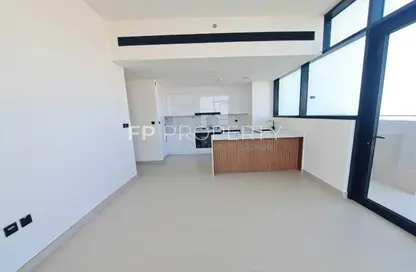 شقة - 2 غرف نوم - 2 حمامات للايجار في بنغاطي هاوس - الضاحية 10 - قرية جميرا الدائرية - دبي