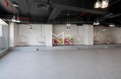 Retail - Studio - 2 for rent in Bay Central Tower East - Bay Central - Dubai Marina - Dubai