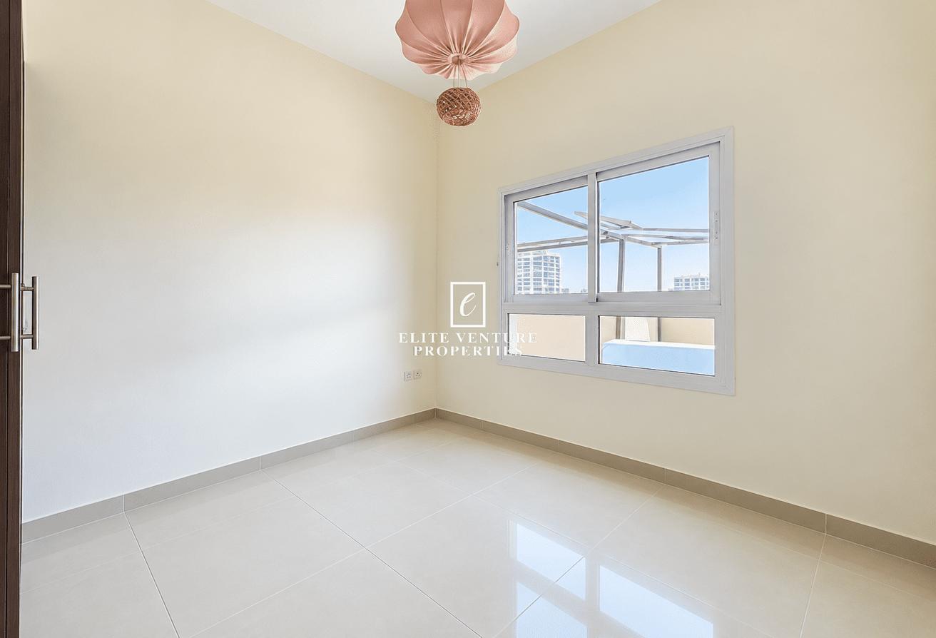LARGE BALCONY | SPACIOUS LAYOUT | PREMIUM LIVING photo 6