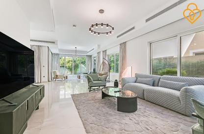 Villa - 4 Bedrooms - 5 Bathrooms for rent in District 7 - Jumeirah Park - Dubai Villa - 4 Bedrooms - 5 Bathrooms for rent in District 7 - Jumeirah Park - Dubai