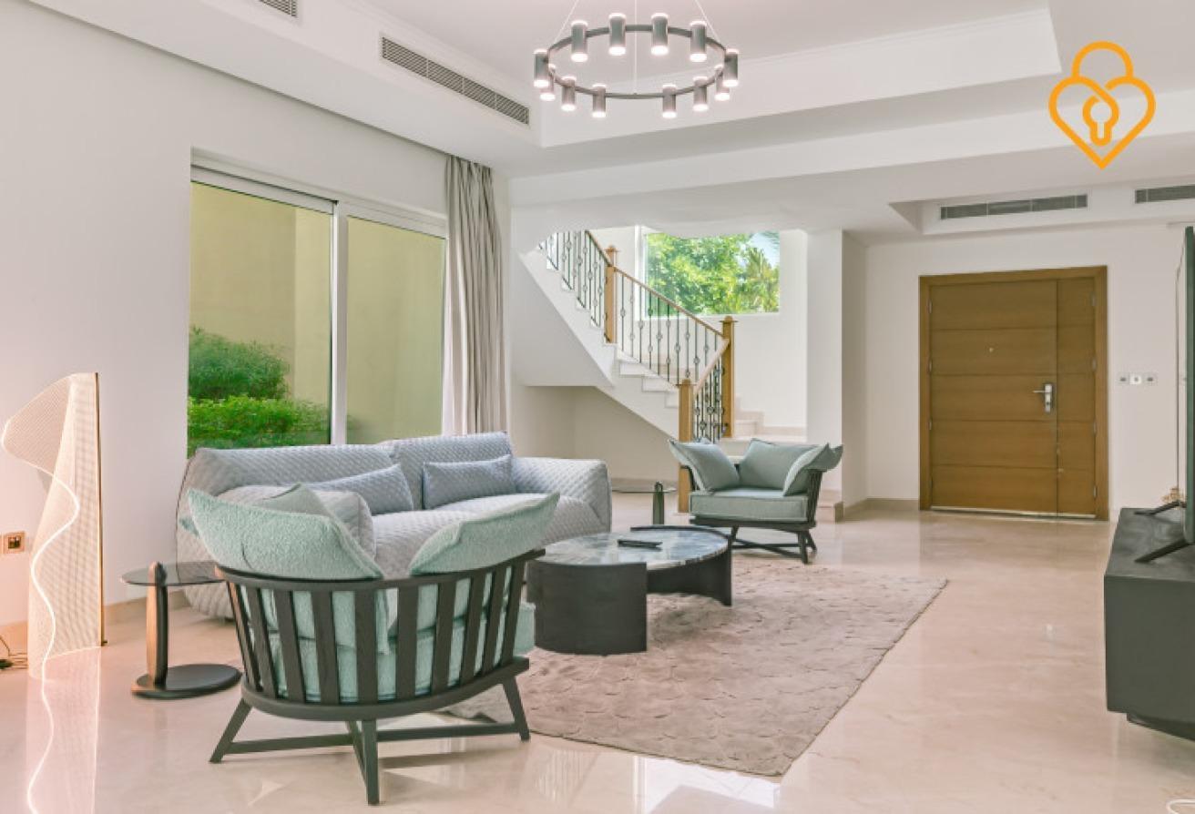 4-Bedroom Villa in Jumeirah Park with Pool photo 4