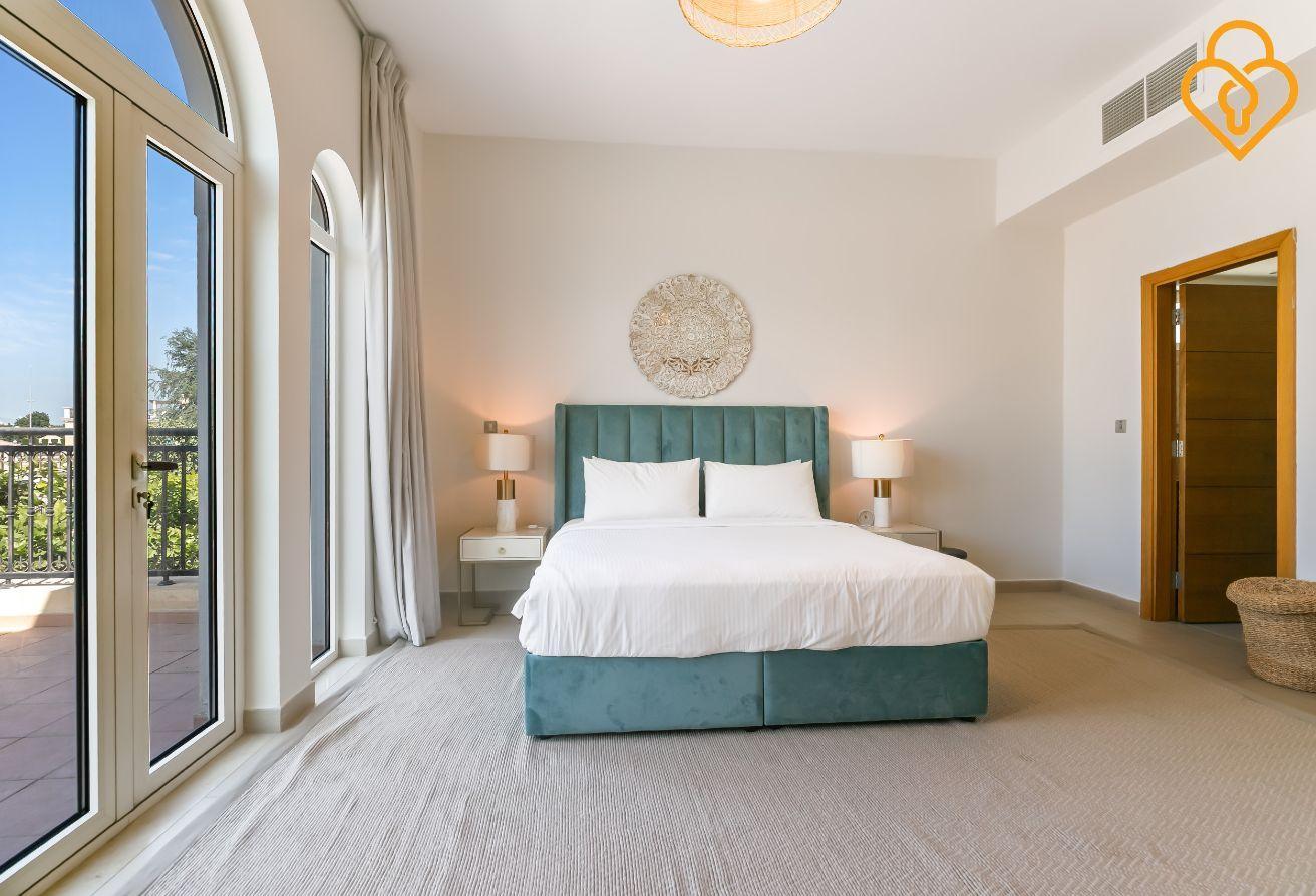 4-Bedroom Villa in Jumeirah Park with Pool photo 6