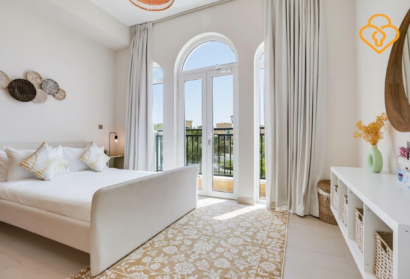 4-Bedroom Villa in Jumeirah Park with Pool photo 15