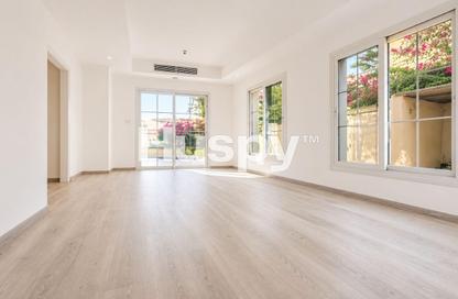 Villa - 2 Bedrooms - 3 Bathrooms for rent in Springs 11 - The Springs - Dubai