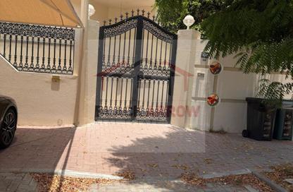 Villa - 6 Bedrooms - 6 Bathrooms for rent in Jumeirah 2 - Jumeirah - Dubai