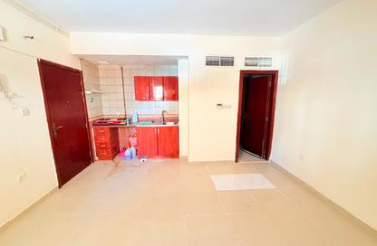 Apartment - Studio - 1 Bathroom for rent in Al Shamsi 2 - Muwaileh Commercial - Sharjah