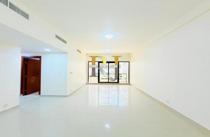 Apartment - 3 Bedrooms - 3 Bathrooms for rent in Mankhool Building - Al Mankhool - Bur Dubai - Dubai