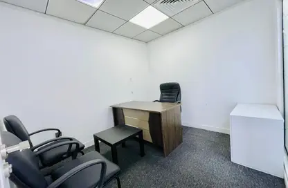 مكتب - غرفة نوم - 2 حمامات للايجار في برج مدينة زايد - منطقة المرور - أبوظبي