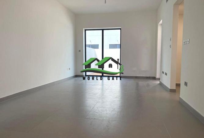 3-bed villa in Noya · Maid's room — photo 3