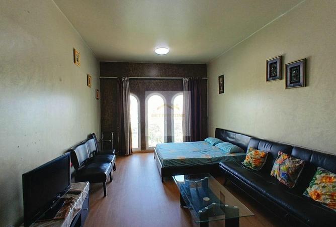 Furnished Studio Apartment with Covered Parking