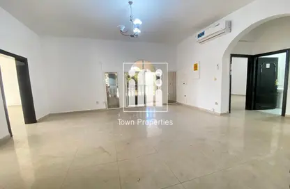 Villa - 5 Bedrooms - 6 Bathrooms for rent in Al Khalidiya - Abu Dhabi