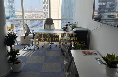 مكتب - استوديو للايجار في B2B  برج - الخليج التجاري - دبي