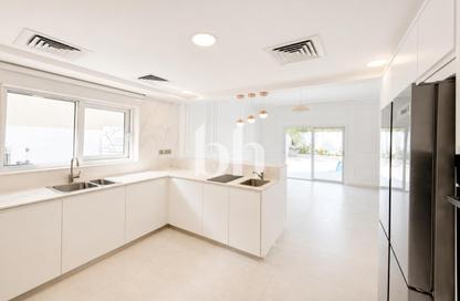 Villa - 5 Bedrooms - 5 Bathrooms for rent in Meadows 4 - Meadows - Dubai
